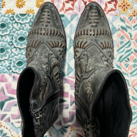 Sheryl Crow low Western boots - Picture 3 of 4